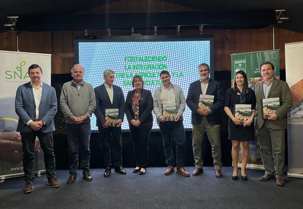 La industria salmonicultora se une a la agricultura